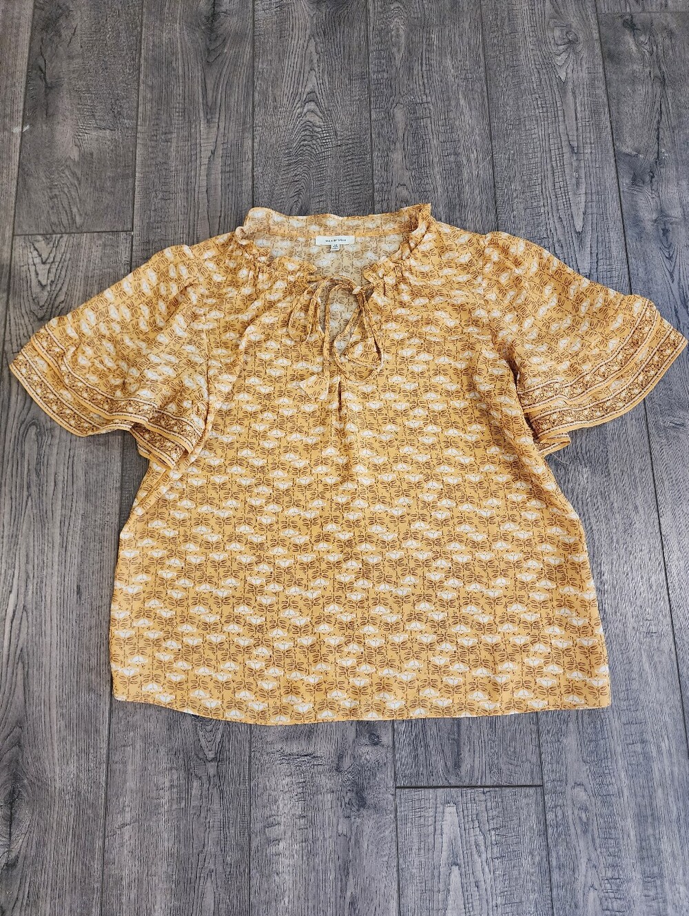 Max Studio Womens Size M Mustard Yellow Short Sleeve Ruffle Tie Neck Blouse